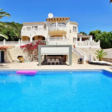 Felipa Villa *